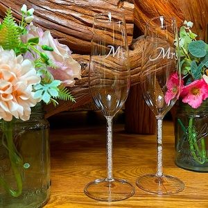 ✨NWT🥂2Wedding Champagne Flutes Etched Mr.&Mrs. w/ “crystal” bubble filled stems